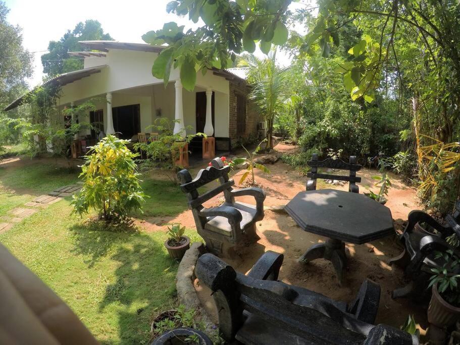 Sigiriya Village Home Stay Exterior photo